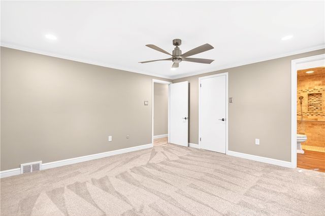 2545 Matterhorn Dr, Franklin Park, PA 15090
