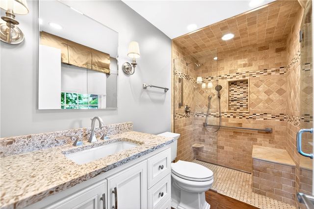 2545 Matterhorn Dr, Franklin Park, PA 15090