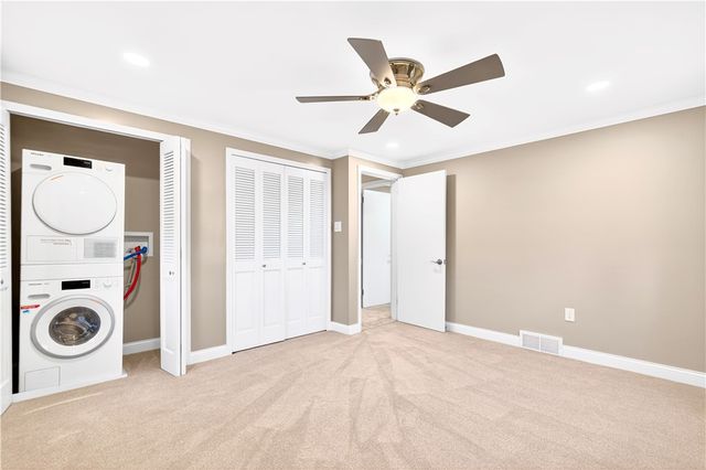 2545 Matterhorn Dr, Franklin Park, PA 15090