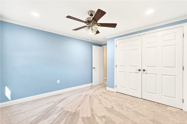 2545 Matterhorn Dr, Franklin Park, PA 15090