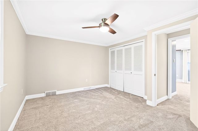 2545 Matterhorn Dr, Franklin Park, PA 15090
