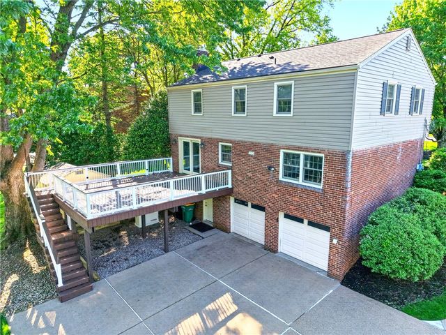 2545 Matterhorn Dr, Franklin Park, PA 15090