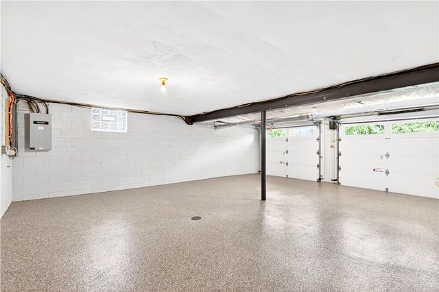 2545 Matterhorn Dr, Franklin Park, PA 15090