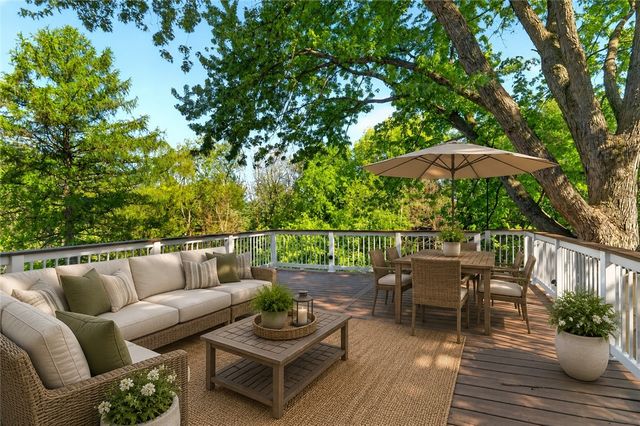 2545 Matterhorn Dr, Franklin Park, PA 15090