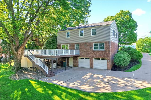 2545 Matterhorn Dr, Franklin Park, PA 15090