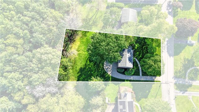 2545 Matterhorn Dr, Franklin Park, PA 15090