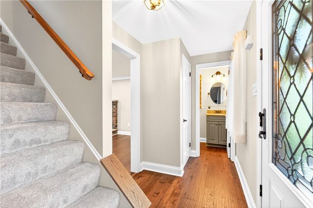 2545 Matterhorn Dr, Franklin Park, PA 15090