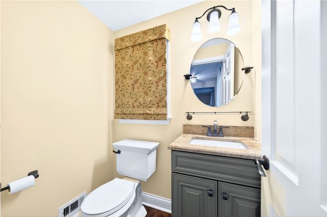 2545 Matterhorn Dr, Franklin Park, PA 15090