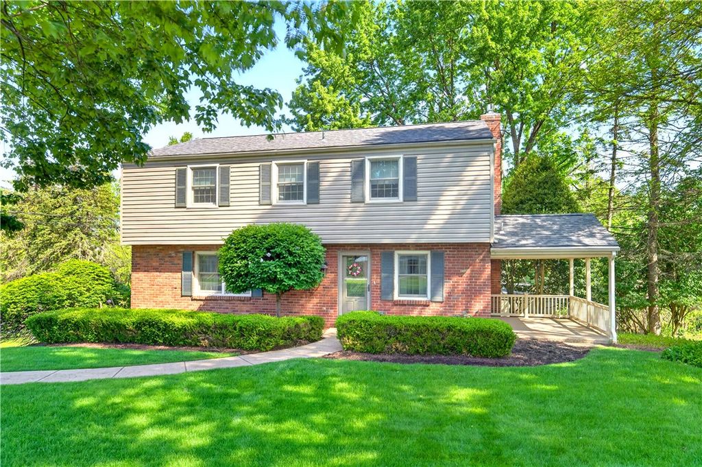 2545 Matterhorn Dr, Franklin Park, PA 15090