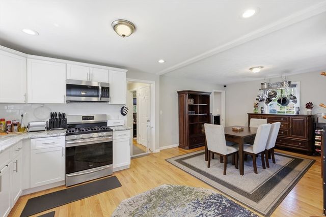 983 Shoemaker Ln, Agawam, MA 01030