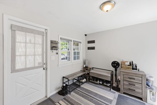 983 Shoemaker Ln, Agawam, MA 01030