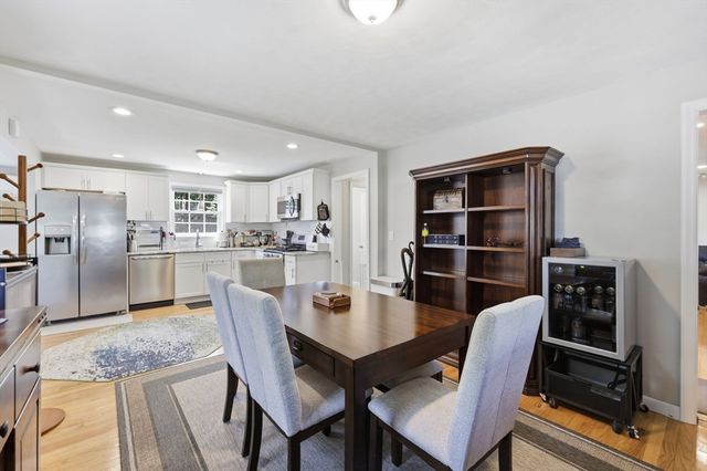 983 Shoemaker Ln, Agawam, MA 01030
