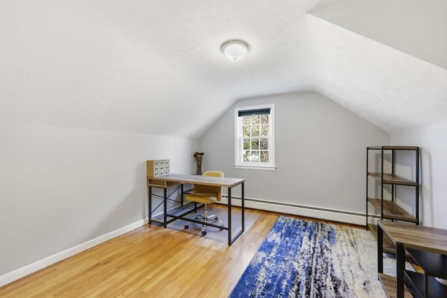 983 Shoemaker Ln, Agawam, MA 01030