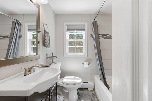 983 Shoemaker Ln, Agawam, MA 01030
