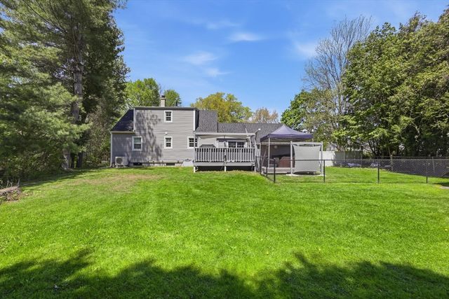 983 Shoemaker Ln, Agawam, MA 01030