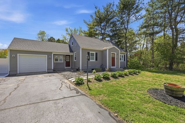 983 Shoemaker Ln, Agawam, MA 01030
