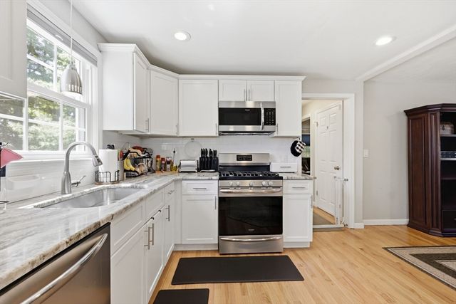983 Shoemaker Ln, Agawam, MA 01030