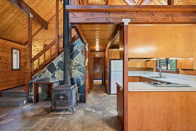 15101 Apple Blossom Way, Grass Valley, CA 95945