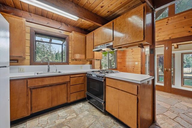 15101 Apple Blossom Way, Grass Valley, CA 95945