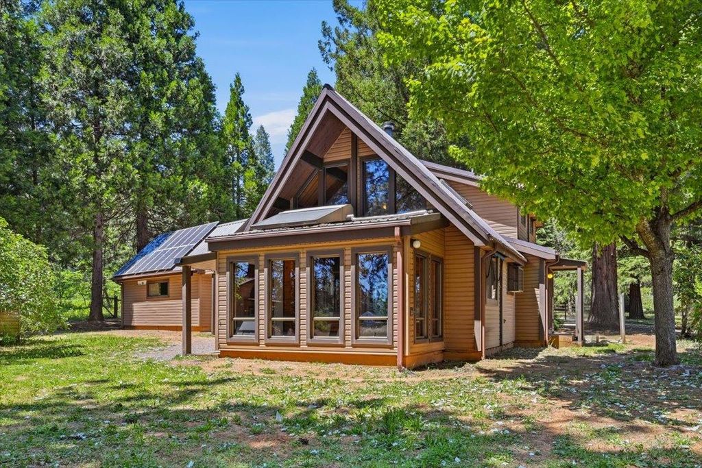 15101 Apple Blossom Way, Grass Valley, CA 95945