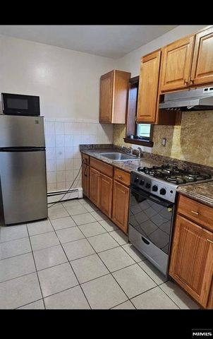 131 Park Avenue 127, East Rutherford, NJ 07073