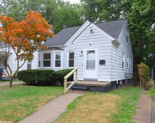 18954 Kingsville Street, Harper Woods, MI 48225
