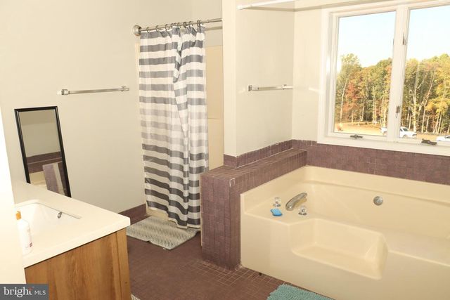 9216 CRANDALL RD, Lanham, MD 20706