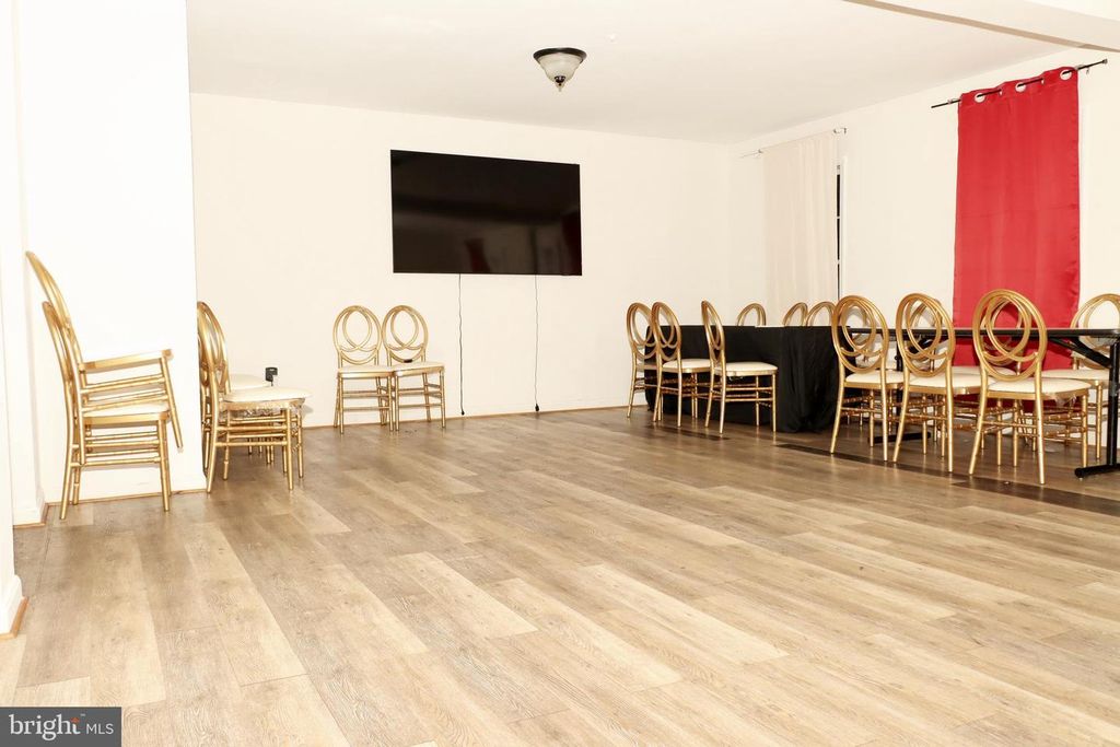 Image 20 of property listing at 9216 CRANDALL RD, Lanham, MD 20706