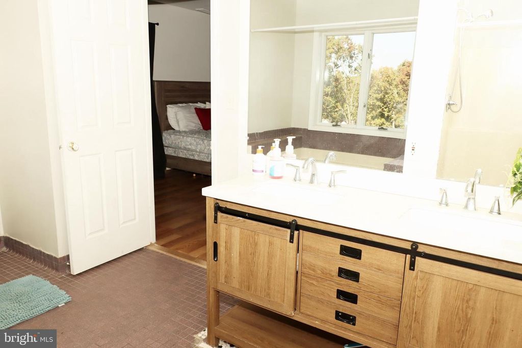 Image 32 of property listing at 9216 CRANDALL RD, Lanham, MD 20706