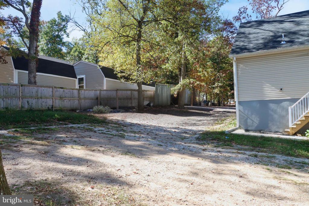 Image 43 of property listing at 9216 CRANDALL RD, Lanham, MD 20706