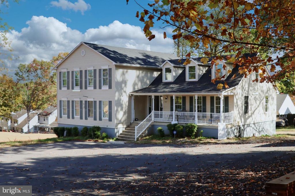 Image 45 of property listing at 9216 CRANDALL RD, Lanham, MD 20706