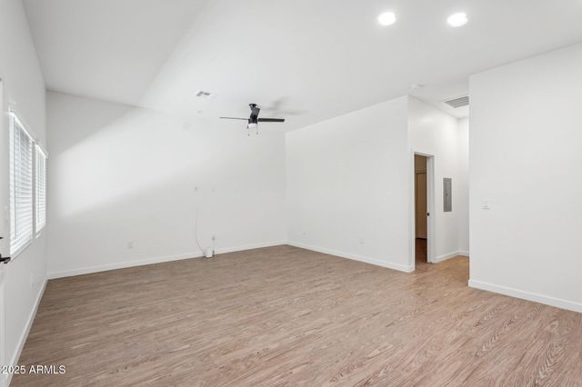 3031 W Northern Avenue 120, Phoenix, AZ 85051