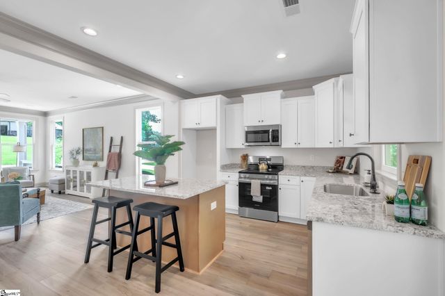 137 Mountain Lake Drive, Piedmont, SC 29673