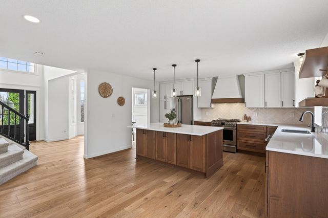 13316 Commonwealth Drive, Burnsville, MN 55337