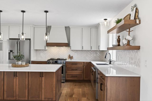 13316 Commonwealth Drive, Burnsville, MN 55337