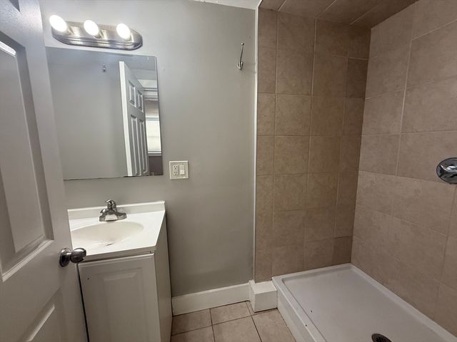 135 Lawton Ave 7, Lynn, MA 01902