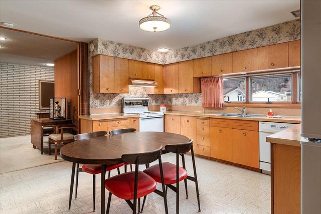 4042 Glenhaven ROAD, La Crosse, WI 54601