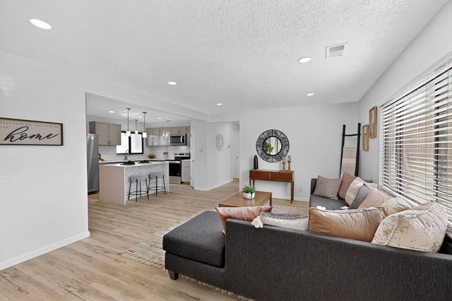 1820 Lester Drive NE, Albuquerque, NM 87112