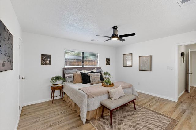 1820 Lester Drive NE, Albuquerque, NM 87112