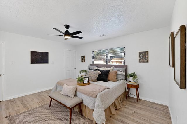 1820 Lester Drive NE, Albuquerque, NM 87112