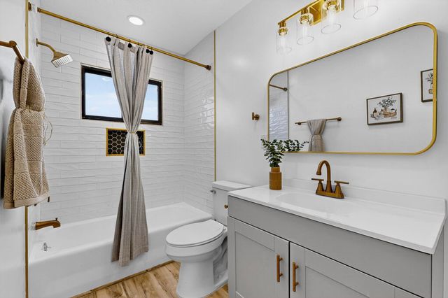 1820 Lester Drive NE, Albuquerque, NM 87112