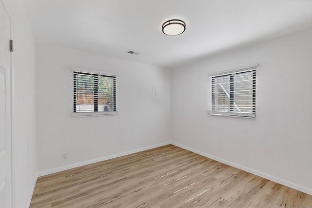 1820 Lester Drive NE, Albuquerque, NM 87112