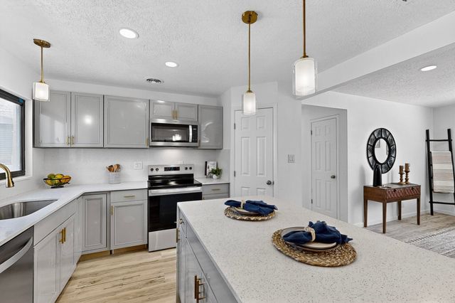 1820 Lester Drive NE, Albuquerque, NM 87112