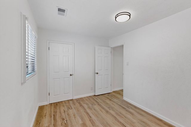 1820 Lester Drive NE, Albuquerque, NM 87112