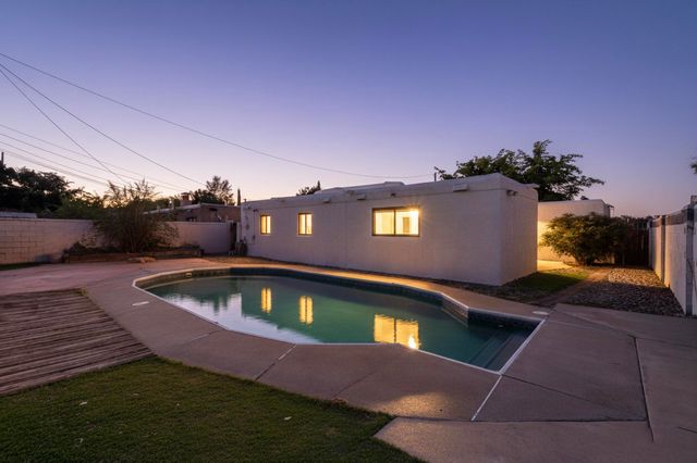 1820 Lester Drive NE, Albuquerque, NM 87112