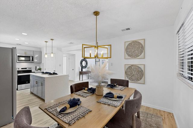 1820 Lester Drive NE, Albuquerque, NM 87112