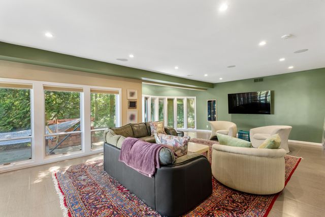 199 Amhurst Place, Valparaiso, IN 46385