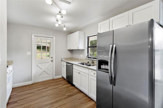 36124 E SPRING LAKE BOULEVARD, Fruitland Park, FL 34731