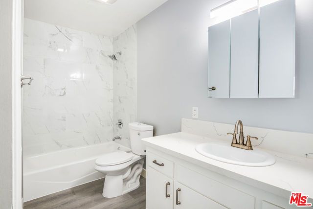 525 N Francisca Avenue, Redondo Beach, CA 90277