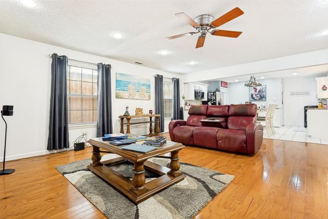 326 Independence Drive, Garland, TX 75043